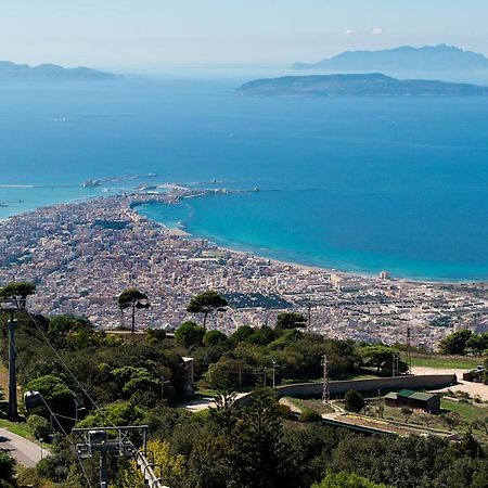 Sole, Mare E Trallalla Rilievo Buitenkant foto